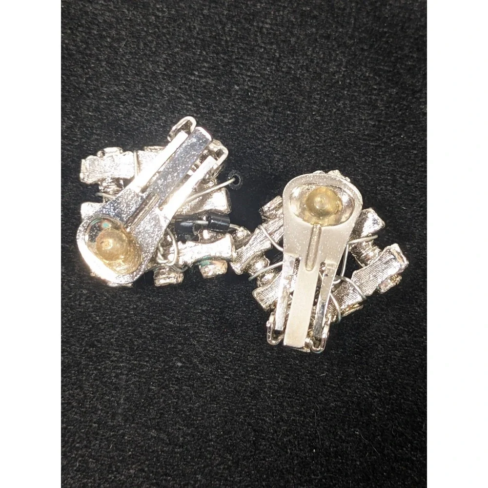 Vintage Silver Tone Black Glass‎ Wrapped Bead Square Clip On Statement Earrings